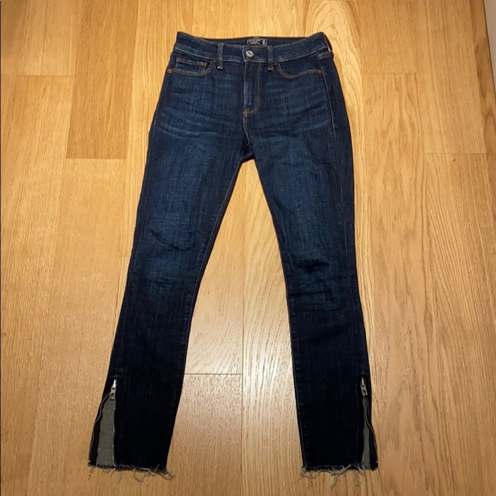 Abercrombie & Fitch low rise ankle with zip